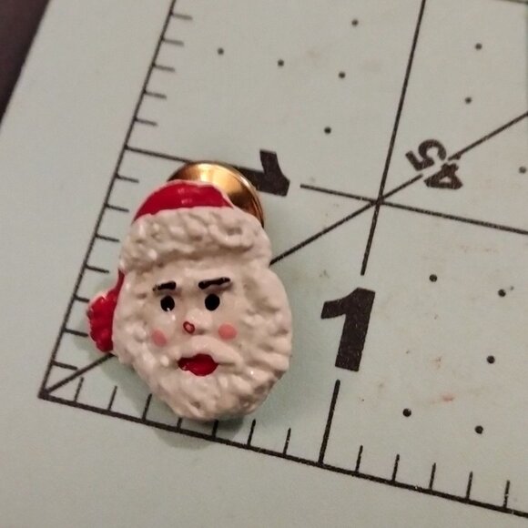 Vintage Santa Claus Lapel Pin Brooch Enamel Red White Christmas Jewelry - Picture 2 of 3